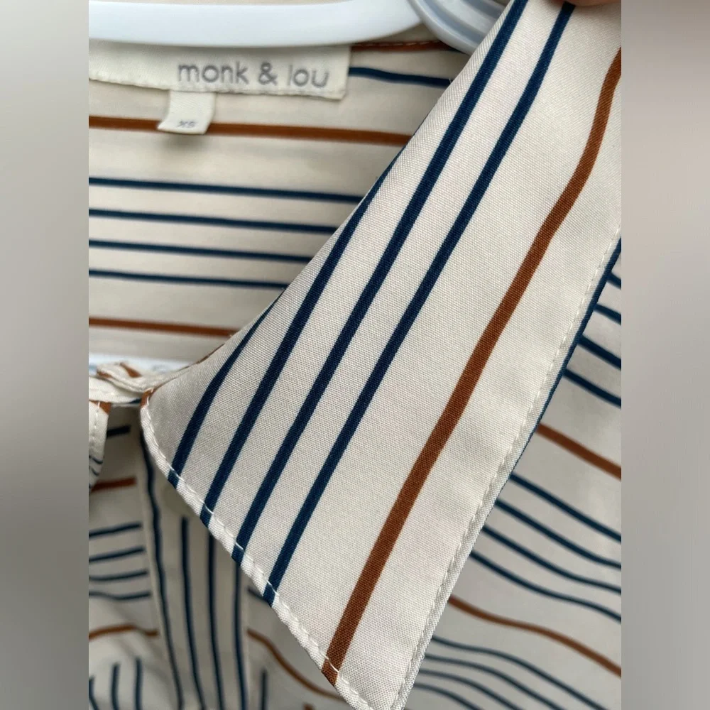 NWOT Monk and Lou blouse - Picture 5 of 6